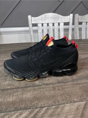 Nike Air VaporMax Flyknit 3
Black Red Shoes Men's Size 11 Snakeskin